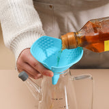 Factory Custom New Kitchen Silicone Application Tool Fan-Shaped Multifunctional Foldable Funnel Anti-scald Dishware Heat Insulation Clip